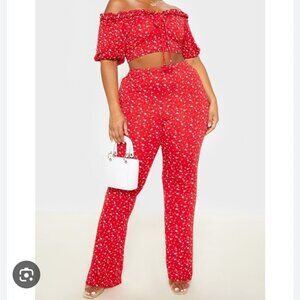 NWT PrettyLittleThing Plus Red Ditsy Floral Flared Trouser Women’s Size 18